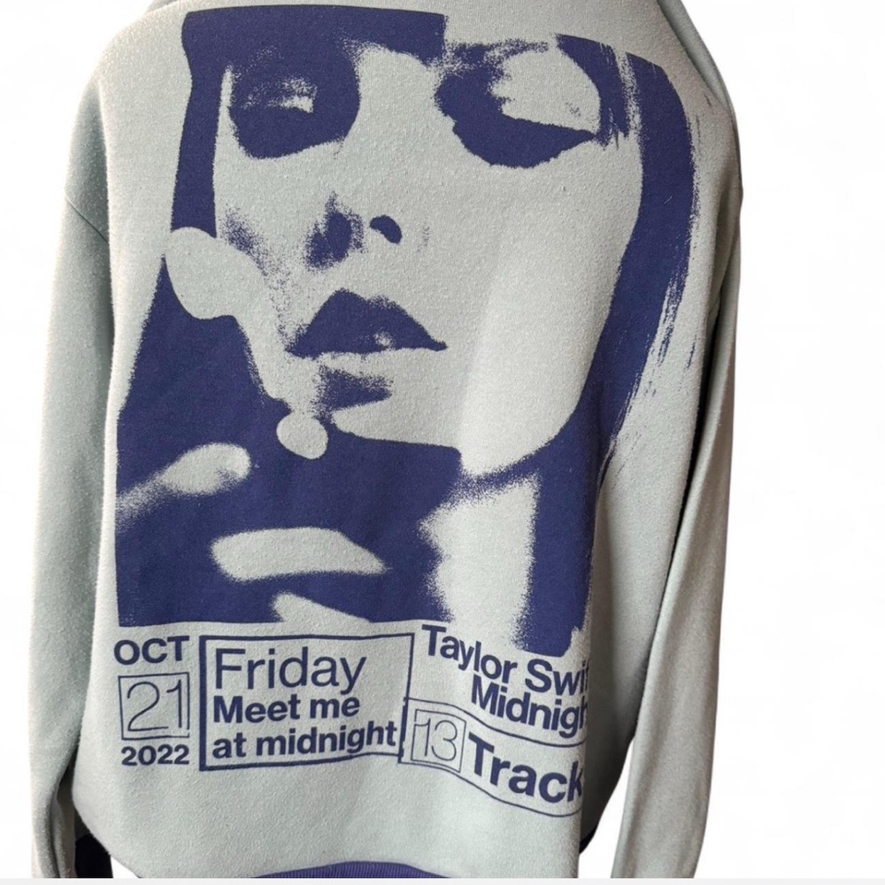 Taylor Swift Graphic Print Women Sweater - Blue and Gray